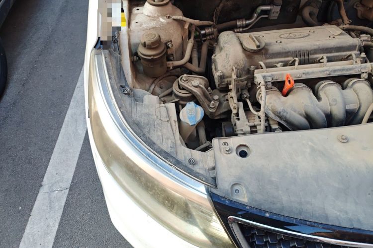 Used Kia K2 2015 Sedan 1.4L MT GLS Engine Bay Right
