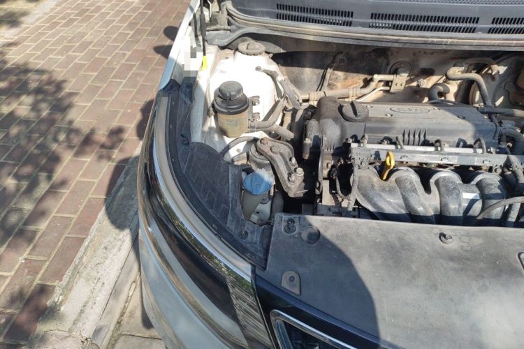 Used Kia K2 2015 Sedan 1.4L MT GLS Engine Bay Right