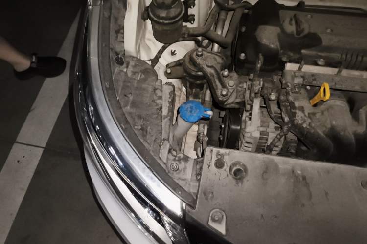 Used Kia K2 2015 Hatchback 1.4L AT GLS Cool Edition Engine Bay Right