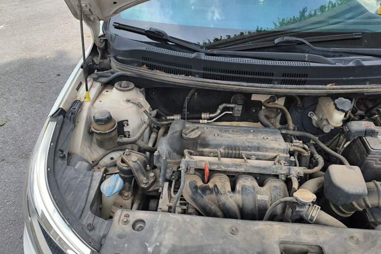 Used Kia K2 2015 Sedan 1.4L MT GLS Engine Bay Right