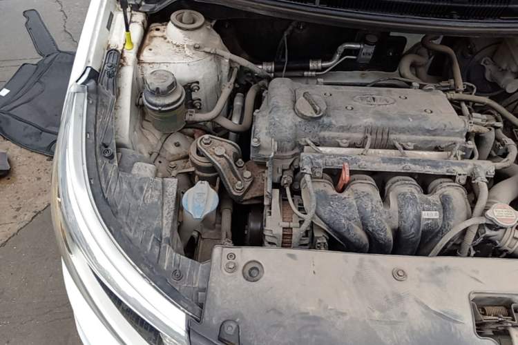 Used Kia K2 2015 Sedan 1.4L MT GLS Engine Bay Right