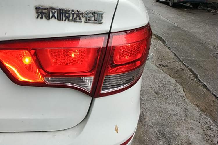Used Kia K2 2015 Sedan 1.4L Automatic GLS Exterior 1