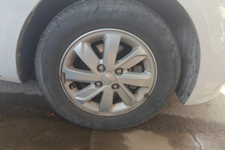 Used Kia K2 2015 Sedan 1.4L Automatic GLS Exterior 1