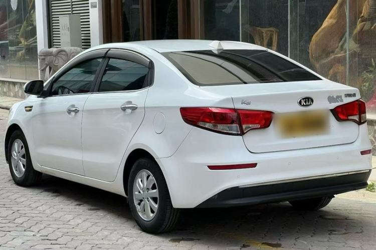 Used Kia K2 2015 Sedan 1.4L Automatic GLS Exterior 1