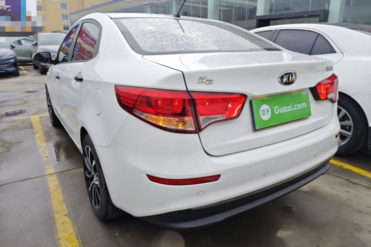 Used Kia K2 2015 Sedan 1.4L Automatic GLS Exterior 2