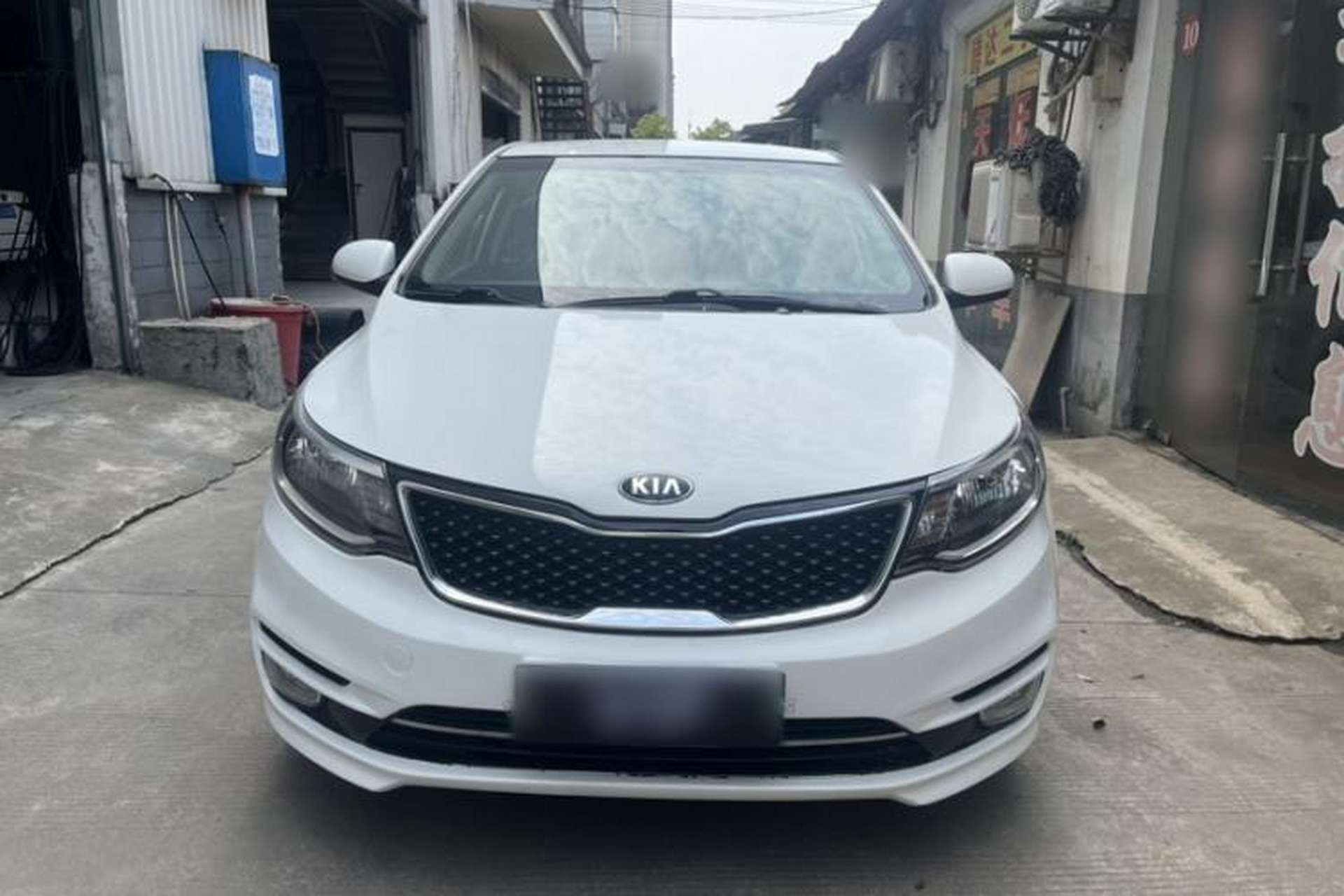 Used Kia K2 2015 Sedan 1.4L Automatic GLS Exterior 2
