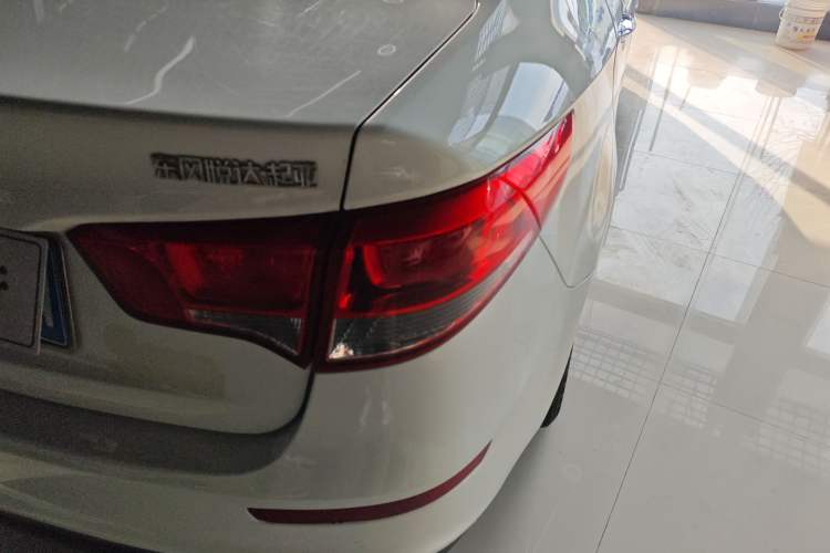 Used Kia K2 2015 Sedan 1.4L Automatic GLS Exterior 2