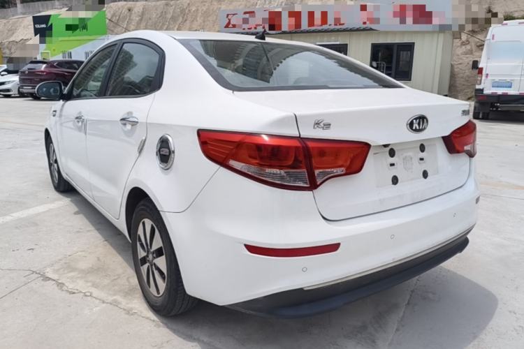 Used Kia K2 2015 Sedan 1.4L Automatic GLS Exterior 2