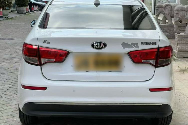 Used Kia K2 2015 Sedan 1.4L Automatic GLS Exterior 2