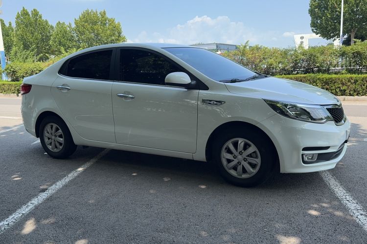 Used Kia K2 2015 Sedan 1.4L Automatic GLS Exterior 2