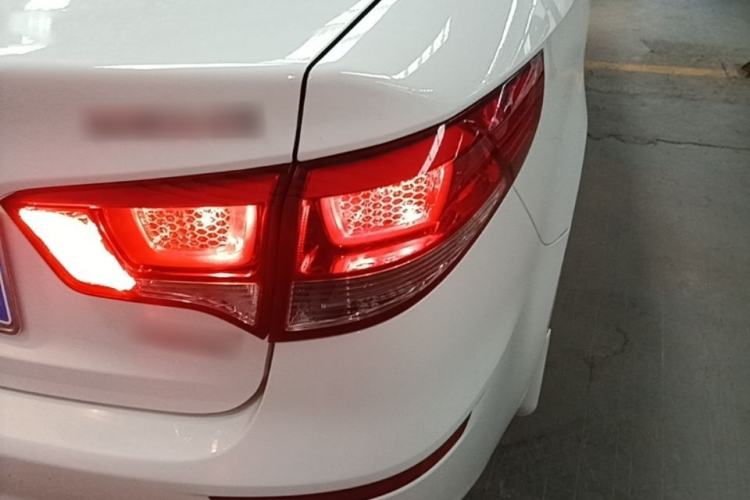 Used Kia K2 2015 Sedan 1.6L Automatic Transmission Premium Exterior 3