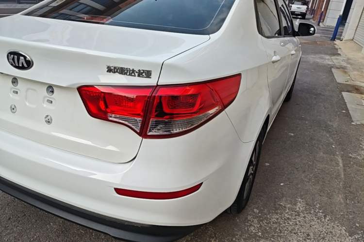 Used Kia K2 2015 Sedan 1.4L Automatic GLS Exterior 3