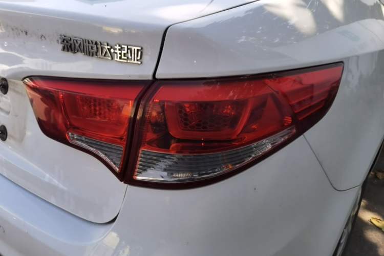 Used Kia K2 2015 Sedan 1.4L MT GLS Exterior 3