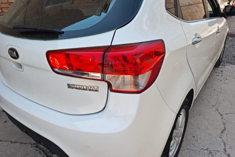 Used Kia K2 2015 Hatchback 1.4L AT GLS Cool Edition Exterior 3