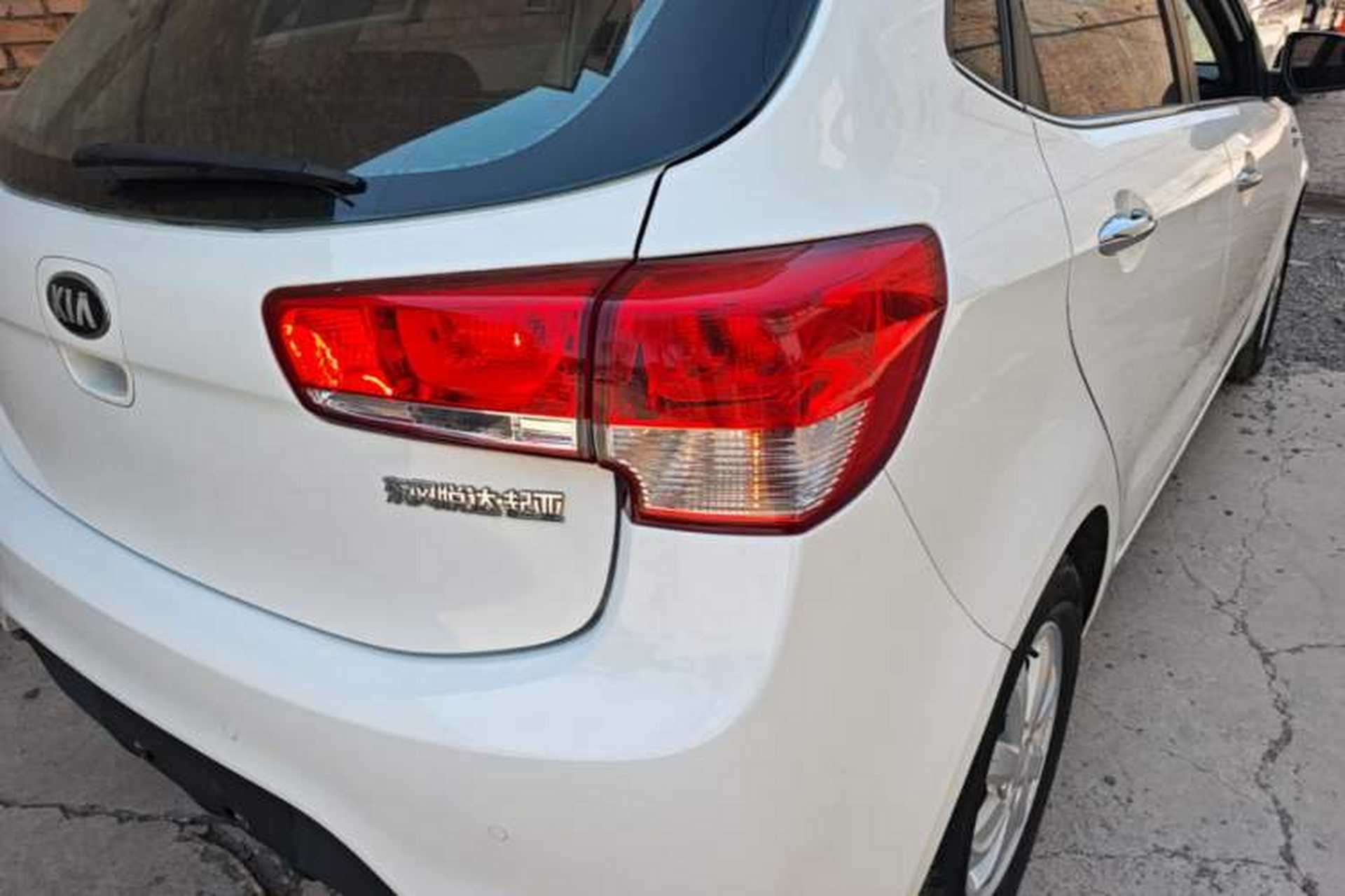 Used Kia K2 2015 Hatchback 1.4L AT GLS Cool Edition Exterior 3