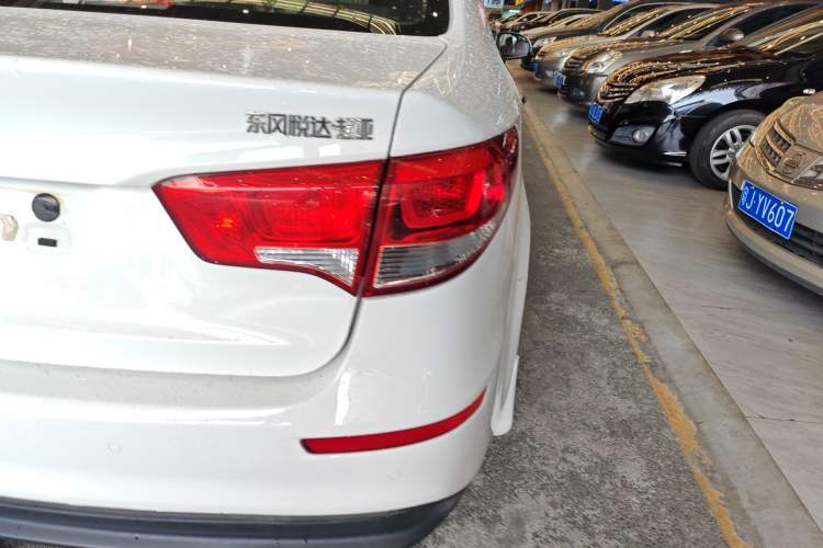Used Kia K2 2015 Sedan 1.4L Automatic GLS Exterior 3