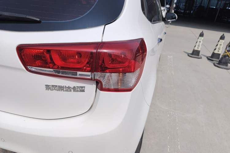 Used Kia K2 2015 Hatchback 1.4L MT GLS Cool Edition Exterior 3