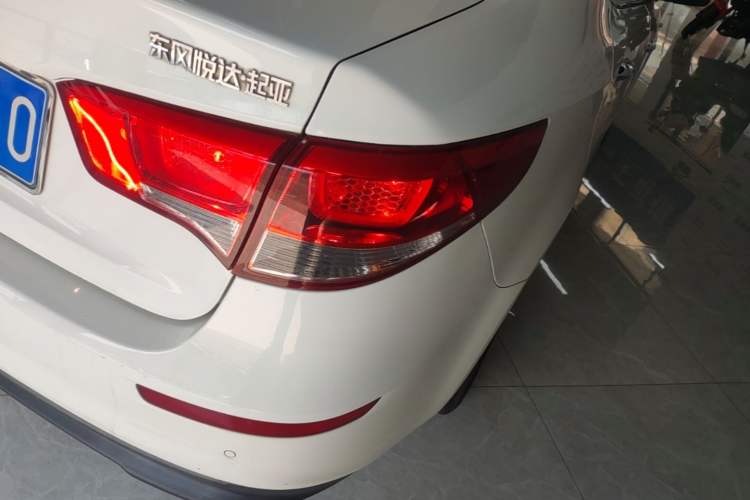 Used Kia K2 2015 Sedan 1.4L MT GLS Exterior 3