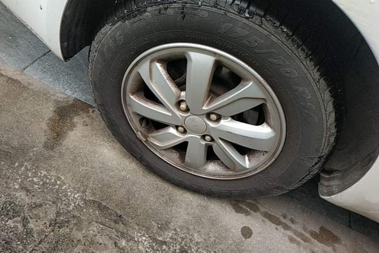 Used Kia K2 2015 Sedan 1.4L Automatic GLS Exterior 3