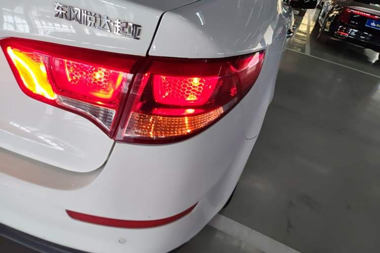 Used Kia K2 2015 Sedan 1.4L MT GLS Exterior 3