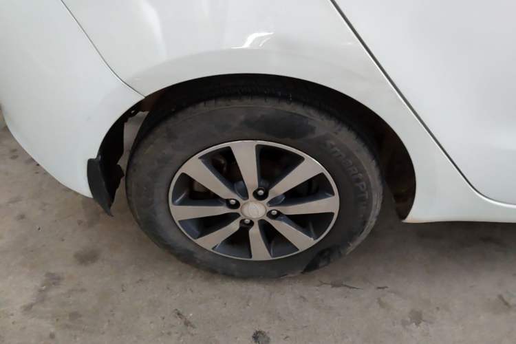 Used Kia K2 2015 Hatchback 1.4L AT GLS Cool Edition Exterior 3