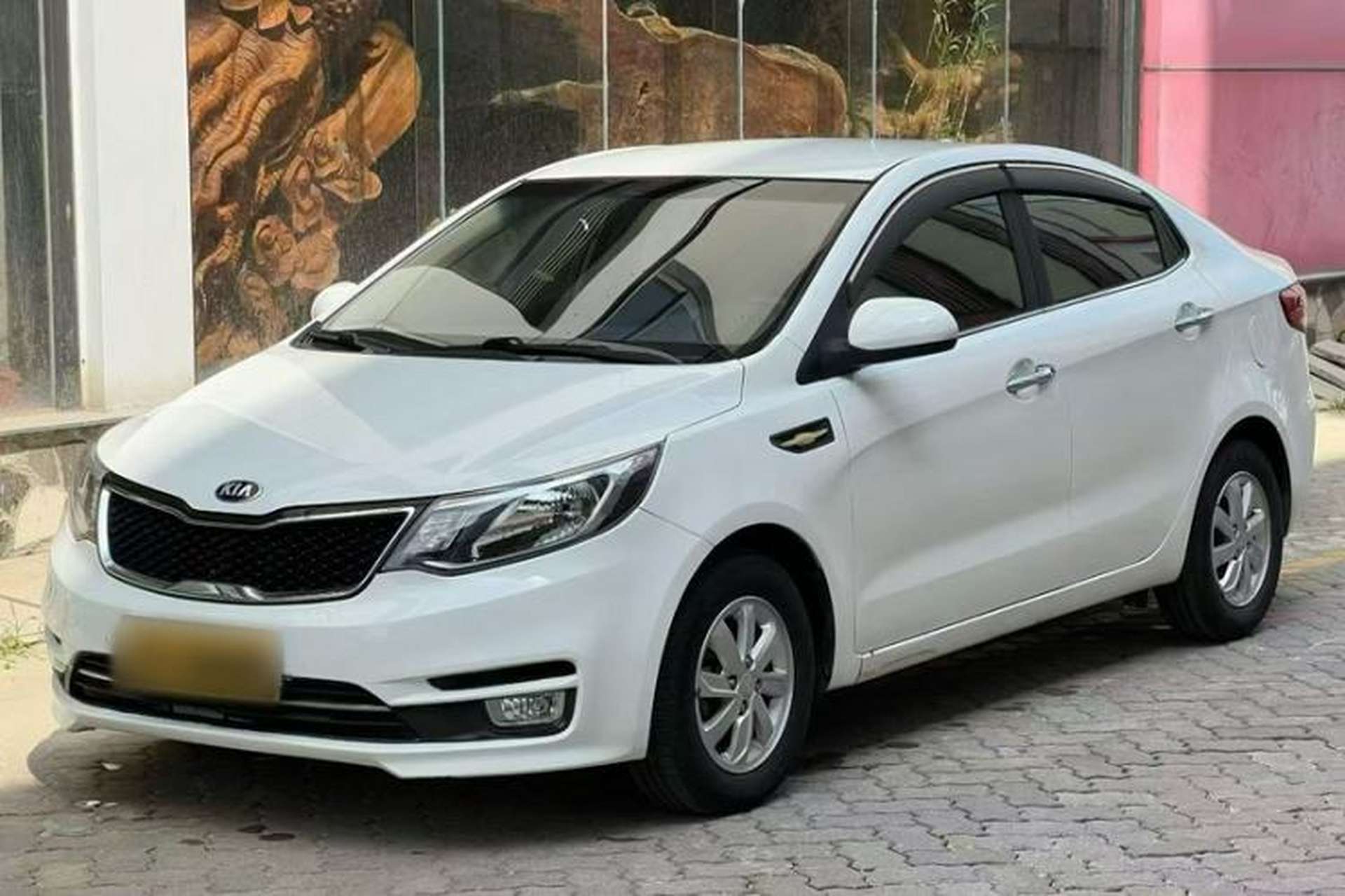 Used Kia K2 2015 Sedan 1.4L Automatic GLS Exterior 3