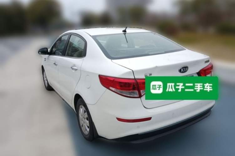Used Kia K2 2015 Sedan 1.4L Automatic GLS Exterior 3