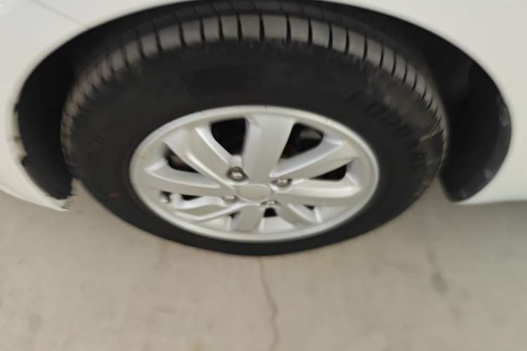 Used Kia K2 2015 Hatchback 1.4L AT GLS Cool Edition Exterior 4