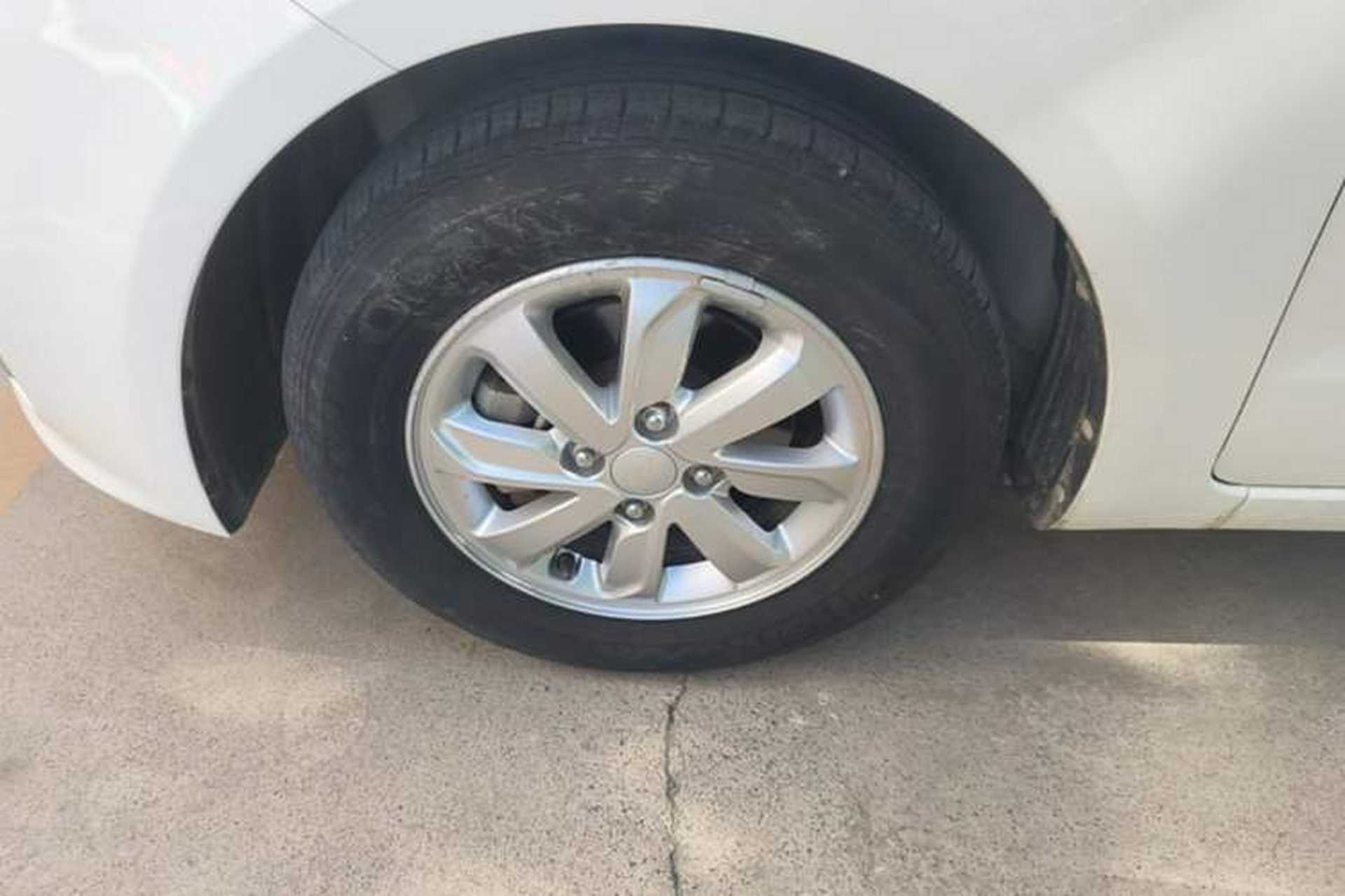 Used Kia K2 2015 Sedan 1.4L Automatic GLS Exterior 4