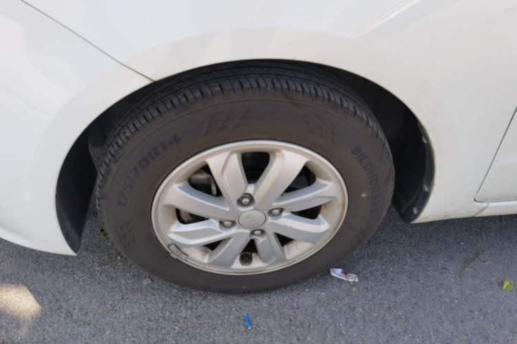 Used Kia K2 2015 Sedan 1.4L MT GLS Exterior 4