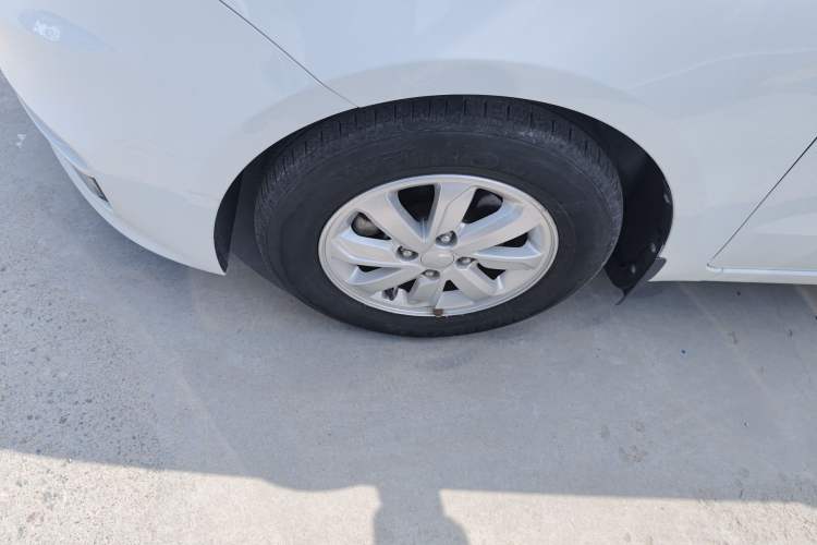 Used Kia K2 2015 Hatchback 1.4L MT GLS Cool Edition Exterior 4