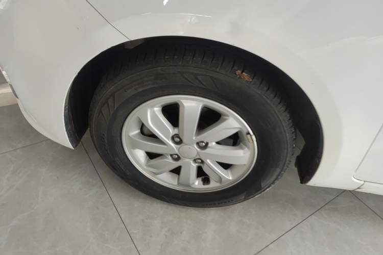 Used Kia K2 2015 Sedan 1.4L MT GLS Exterior 4