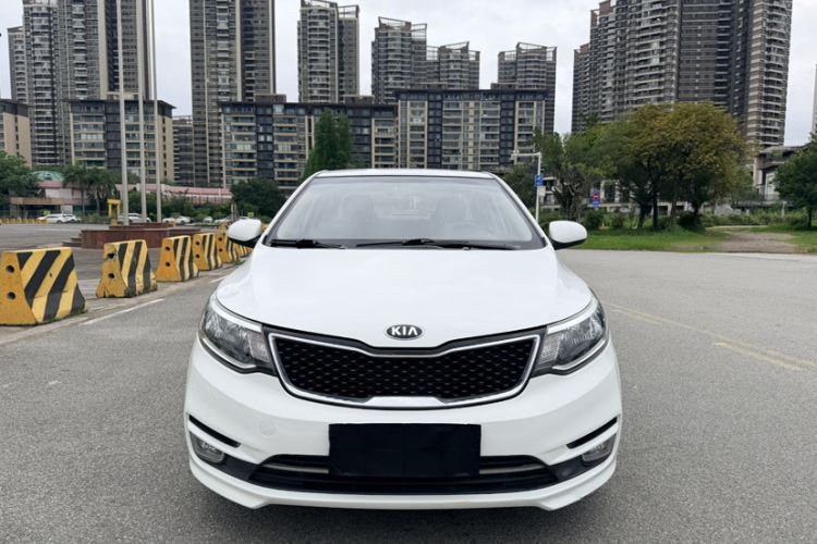 Used Kia K2 2015 Sedan 1.4L Automatic GLS Exterior 4