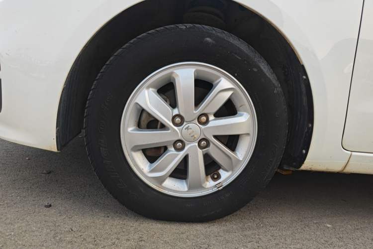 Used Kia K2 2015 Sedan 1.4L MT GLS Exterior 4
