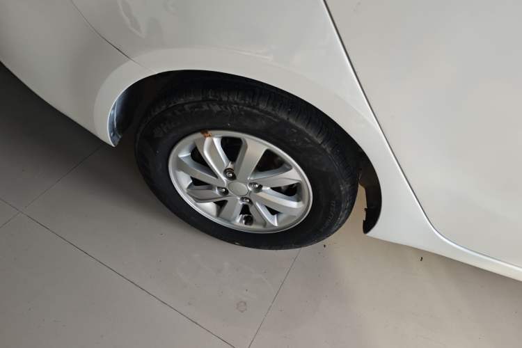 Used Kia K2 2015 Sedan 1.4L Automatic GLS Exterior 4