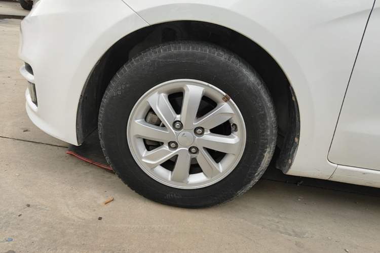 Used Kia K2 2015 Sedan 1.4L MT GLS Exterior 4