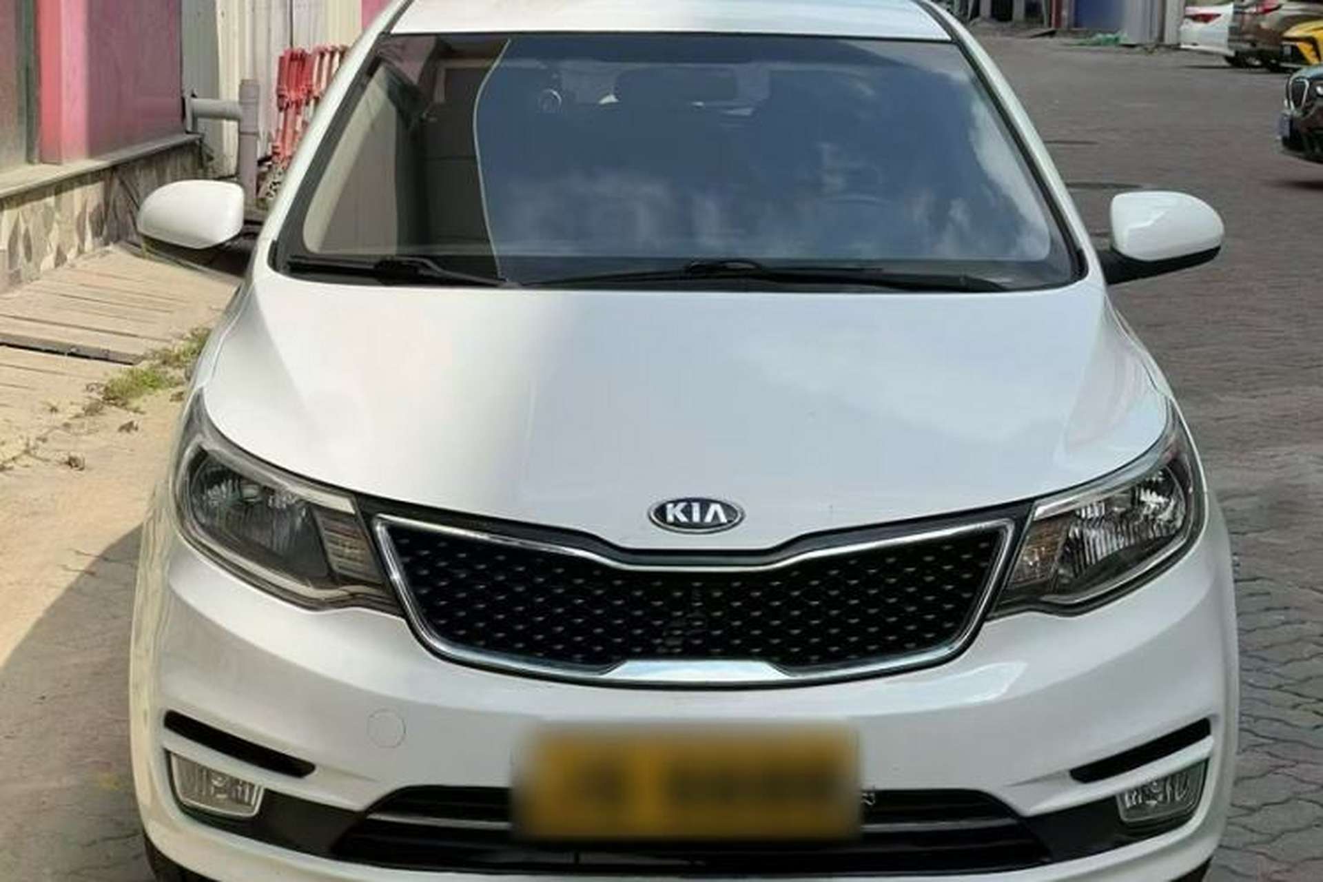Used Kia K2 2015 Sedan 1.4L Automatic GLS Exterior 4