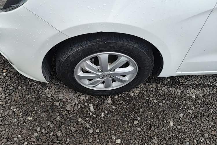 Used Kia K2 2015 Sedan 1.4L MT GLS Exterior 4