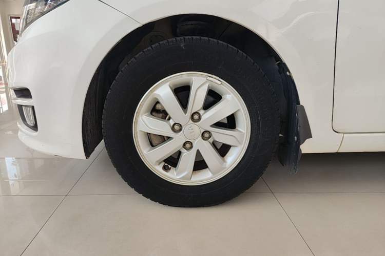 Used Kia K2 2015 Sedan 1.4L MT GLS Exterior 4