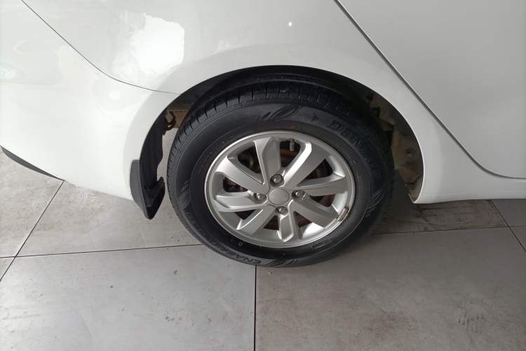 Used Kia K2 2015 Sedan 1.4L Automatic GLS Exterior 5