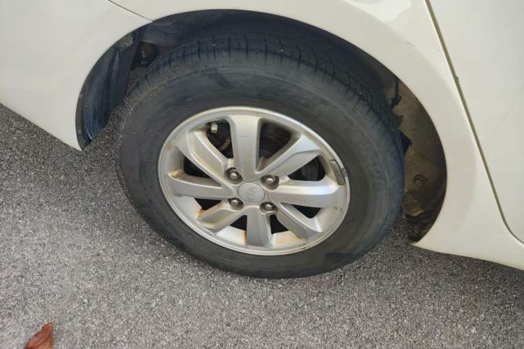 Used Kia K2 2015 Sedan 1.4L Automatic GLS Exterior 5