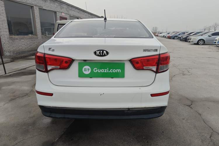 Used Kia K2 2015 Sedan 1.4L Automatic GLS Exterior 5