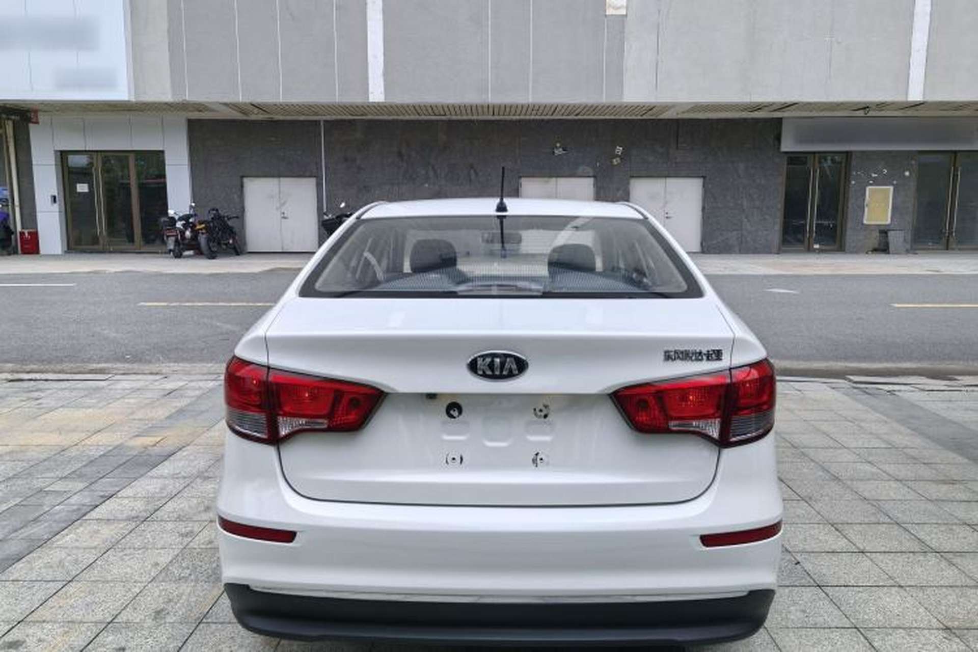 Used Kia K2 2015 Sedan 1.4L Automatic GLS Exterior 5