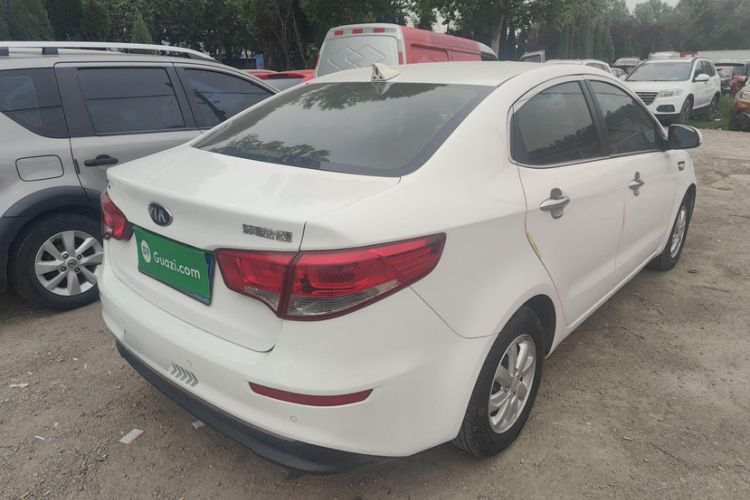 Used Kia K2 2015 Sedan 1.4L MT GLS Exterior 5