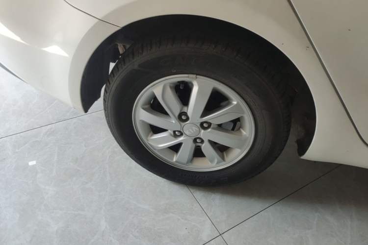 Used Kia K2 2015 Sedan 1.4L MT GLS Exterior 5