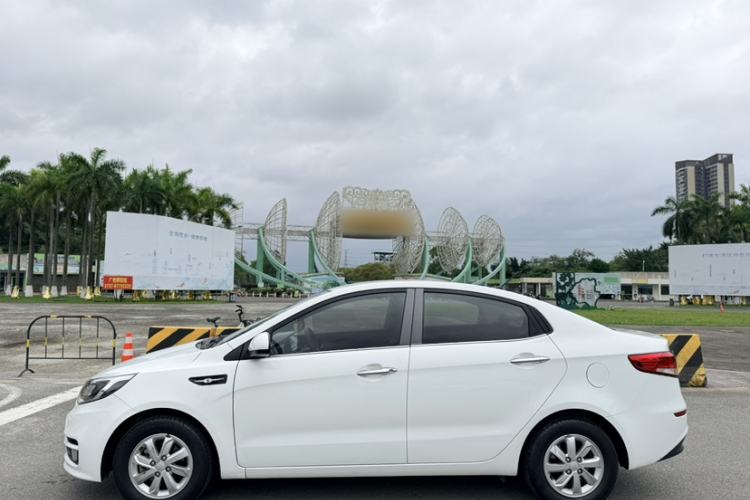 Used Kia K2 2015 Sedan 1.4L Automatic GLS Exterior 5