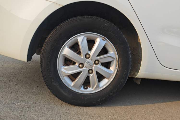 Used Kia K2 2015 Sedan 1.4L MT GLS Exterior 5
