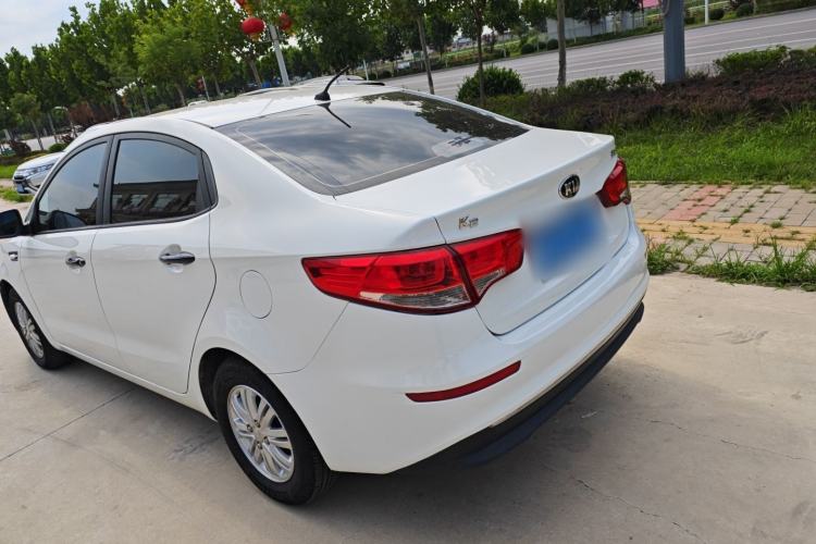 Used Kia K2 2015 Sedan 1.4L Automatic GLS Exterior 5