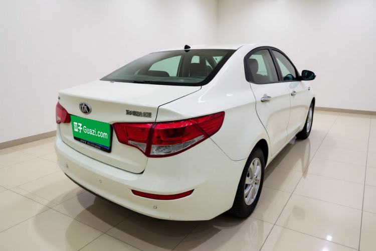 Used Kia K2 2015 Sedan 1.4L MT GLS Exterior 5