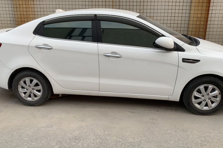 Used Kia K2 2015 Sedan 1.4L Automatic GLS Exterior 5